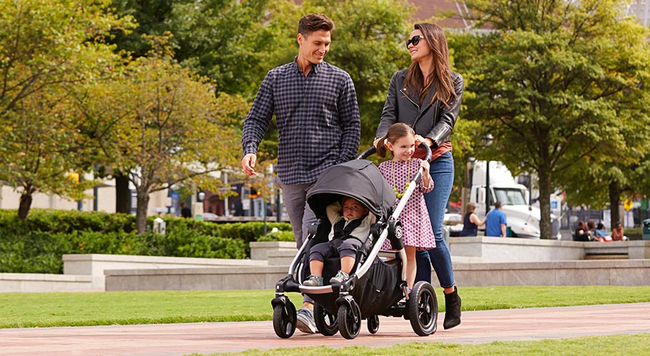 Introducing baby jogger, modern products designed by parents like you to provide ingenious solutions to everyday challenges. Baby jogger products are made to keep up with you, so you can do more with your family.